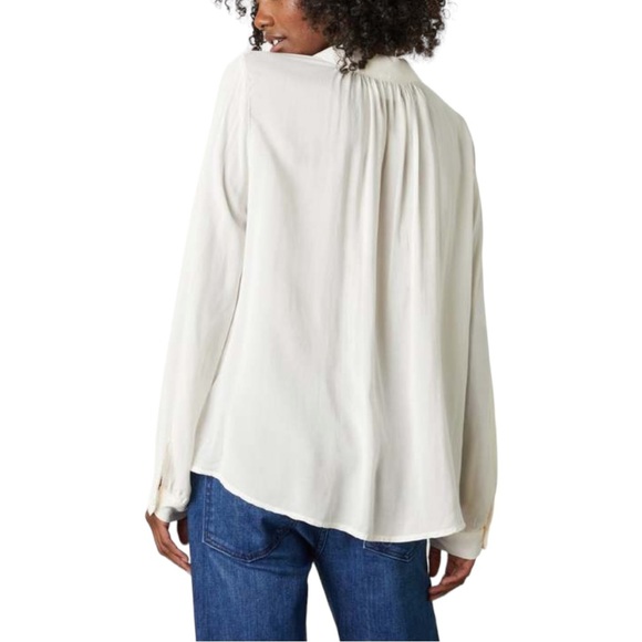 Velvet by Graham & Spencer Josey Blouse Cream Size Small Minimalist - Picture 2 of 9